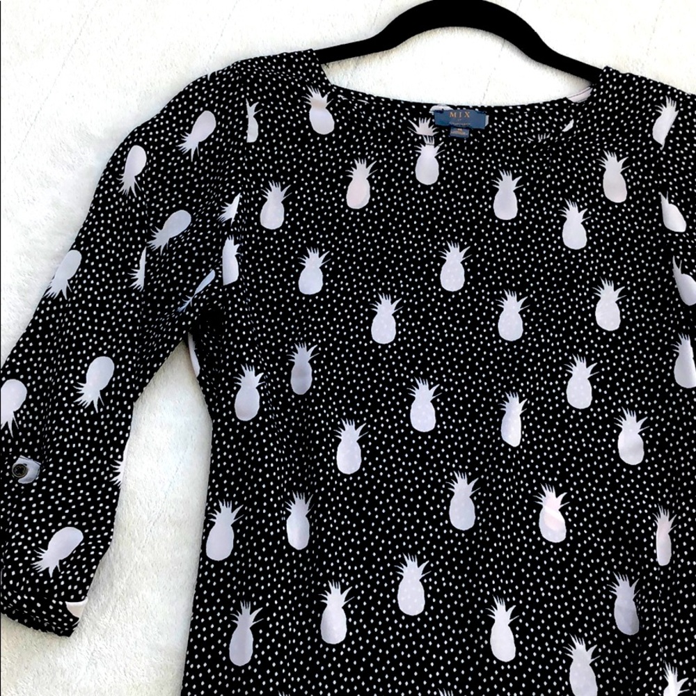 Super cute Pineapple Blouse!